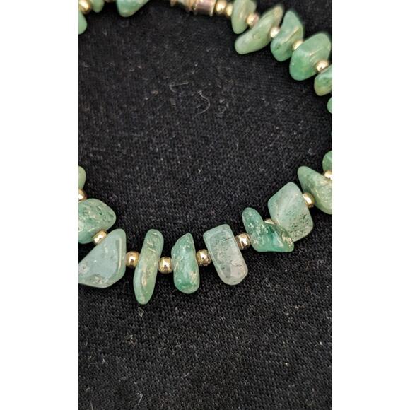 Vintage Green Gemstone Chip Bracelet W/ Barrel Clasp - Picture 6 of 8